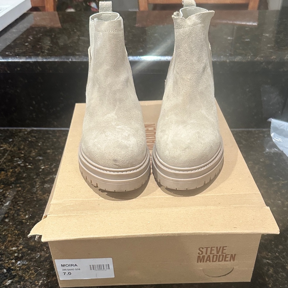 Steve Madden Moira Light Tan Ankle Boots
